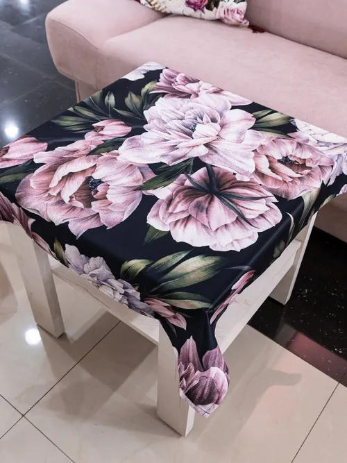 Obrusy I Bieżniki*CN-55 Obrus Peony - 6 (czarny w kwiaty)